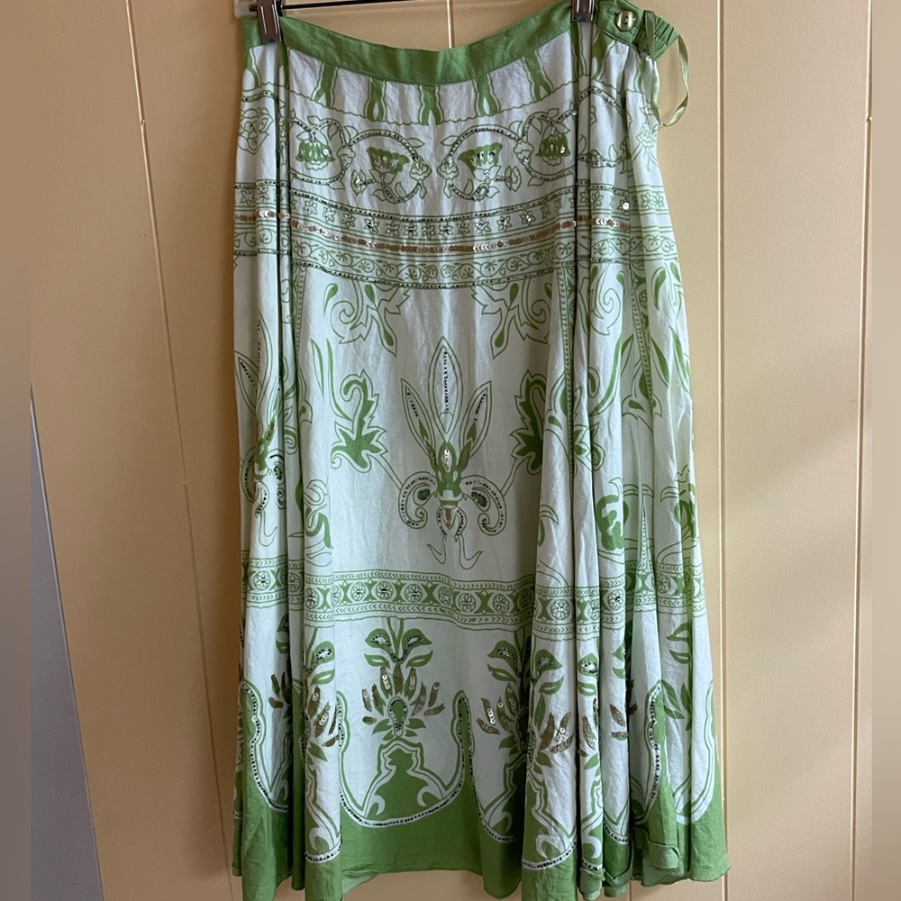 NWOT KAKTUS BOHO w/sequins, reflective pieces, & dots on front, button waist
